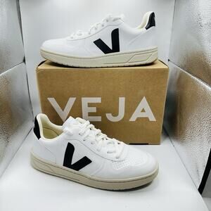 Veja V-10 CWL Leather Sneaker Extra White & Black Womens Size 10 / Mens 9 US